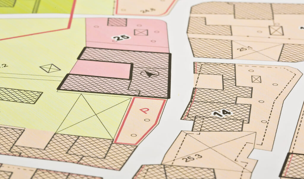 用途地域で色分けされている