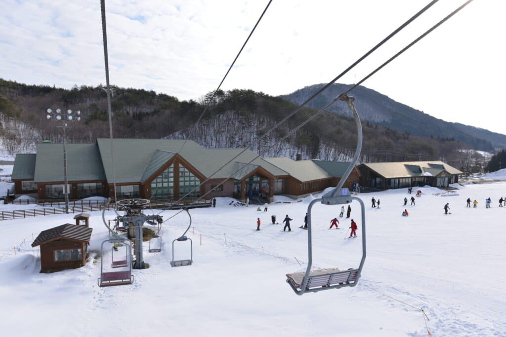 芸北高原 大佐スキー場のリフトとゲレンデ(広島県北広島町)
