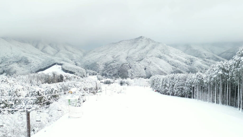 いぶきの里スキー場のゲレンデ(岡山県新見市)